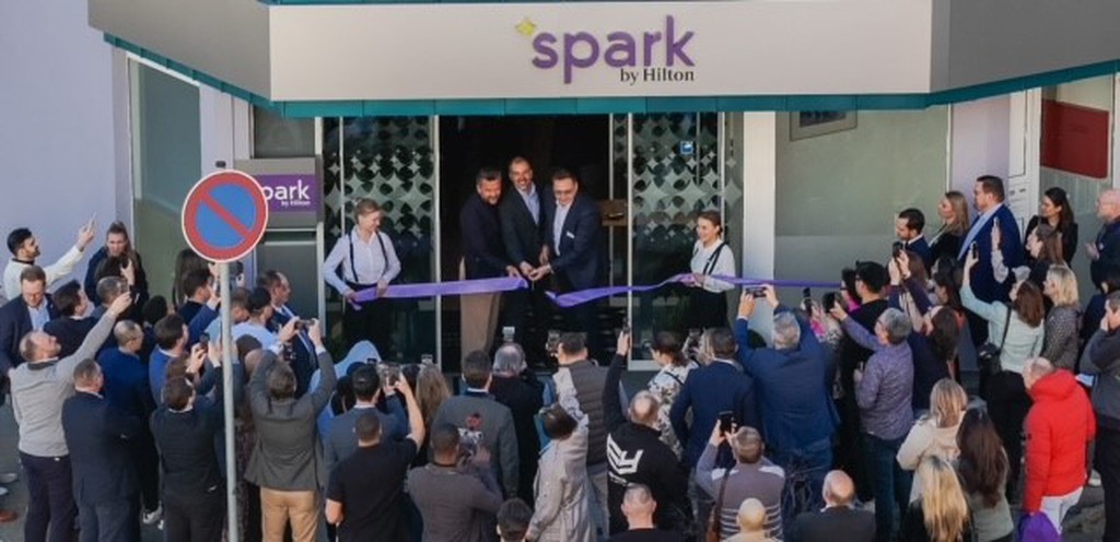  Spark by Hilton Stuttgart Sindelfingen. V.l.n.r.: Heiko Grote, Igor Novakovic (Senior Director, Brand Management) © Aspire Hotel Gruppe