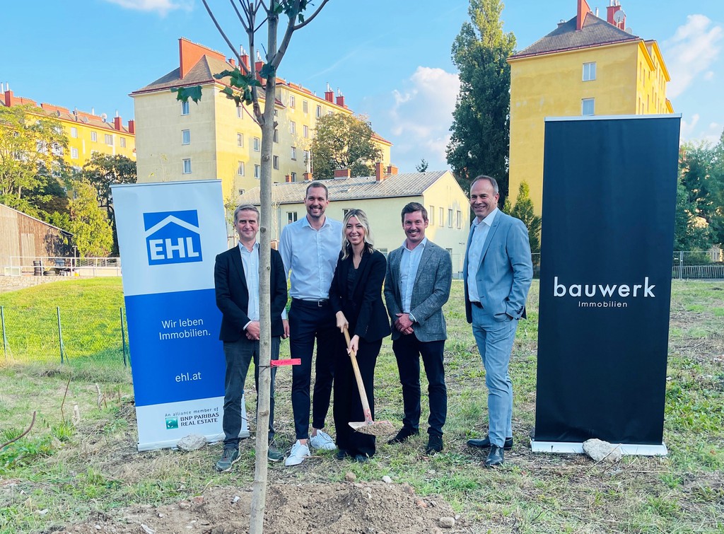 Zum Baustart wurde  ein Baum gepflanzt © EHL