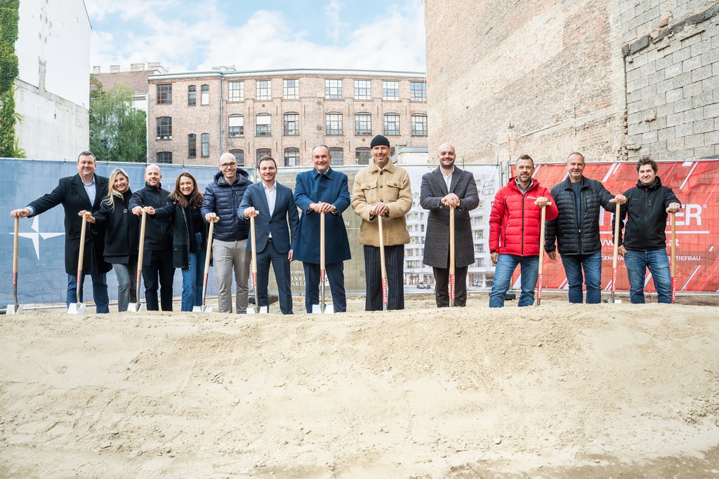 - Beim Spatenstich feierte WINEGG Realitäten gemeinsam mit den Projektpartnern JP Immobilien und Hitthaler den Startschuss für das exklusive Projekt in Margareten © WINEGG | Real Agency