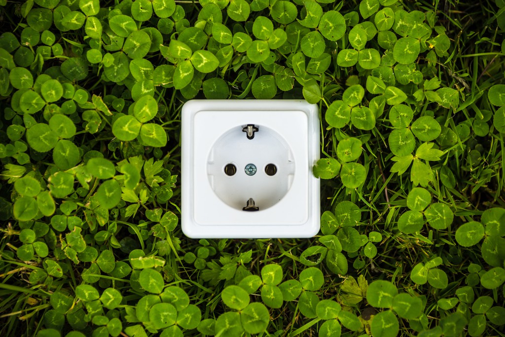 Öko-Strom ist gerade bei jungen Kaufenden ein Verkaufsargument. © Adobe Stock