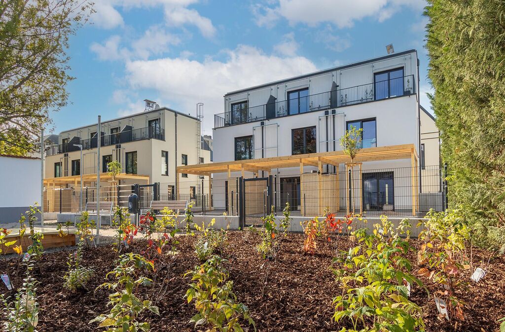 Das Projekt in der Zipsgasse 4 in Maria Enzersdorf umfasst 15 Doppel- und Reihenhäuser © Irene Schanda