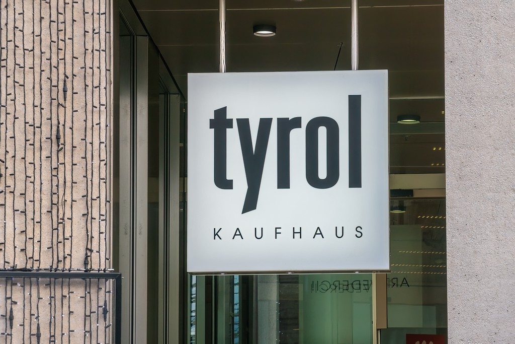 Das Kaufhaus Tyrol wechselt den Eigentümer © Adobe Stock