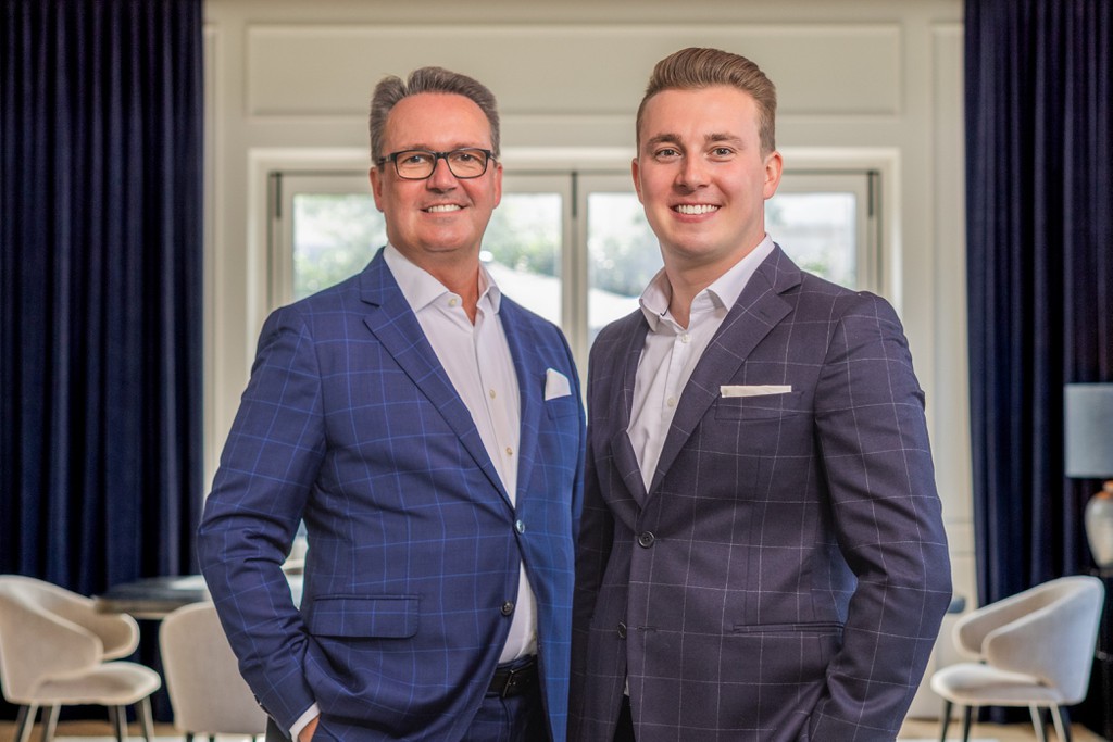 Vater und Sohn arbeiten ab sofort gemeinsam bei Buxbaum Immobilien. © Christian Steinbrenner