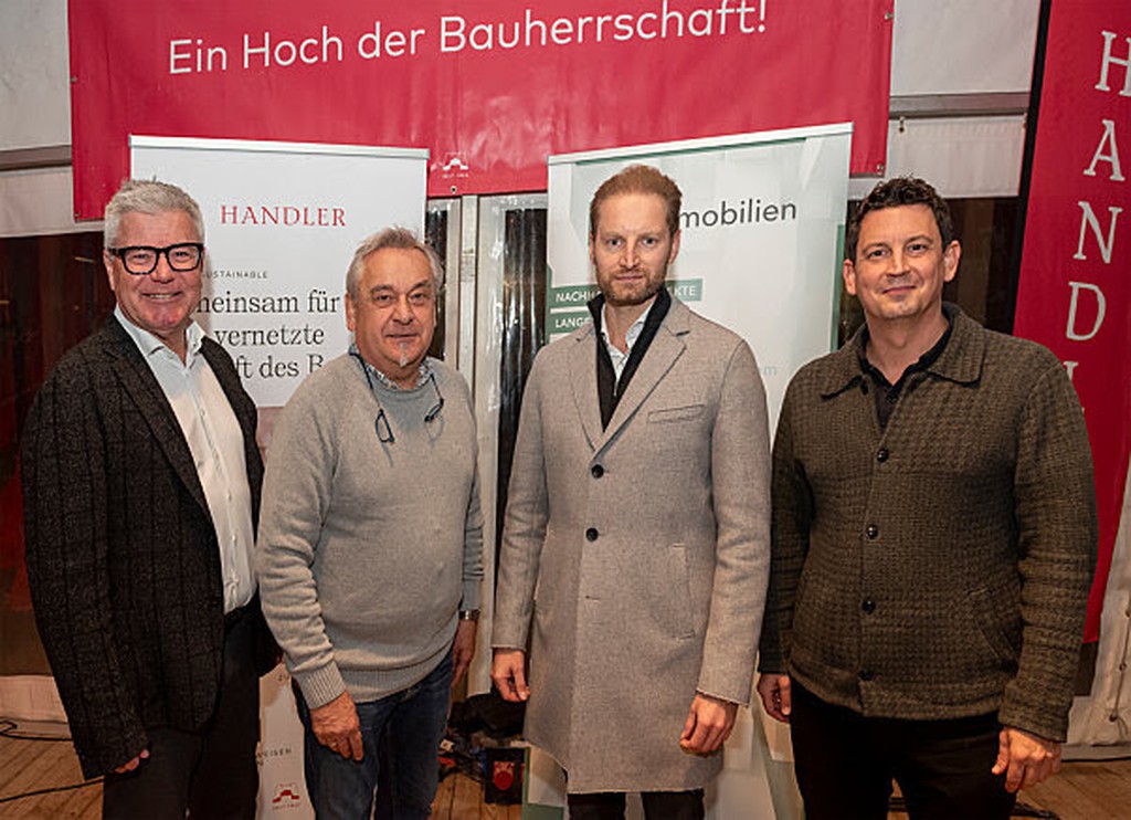 Wilhelm Kroneisl (Amtsleitung Marktgemeinde Guntramsdorf), Nikolaus Brenner (Vize-Bürgermeister Marktgemeinde Guntramsdorf), DI (FH) Michael Schranz (Geschäftsführer Handler Bau), Mag. Paul Grassel (Geschäftsführer IG Immobilien)  © IG Immobilien