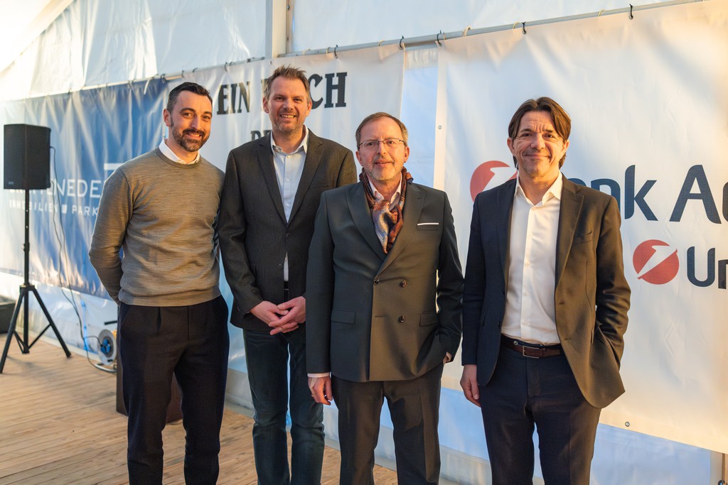vlnr: Sebastian Unger (BIP Immobilien Development ),  Martin Frais (Swietelsky), Nikolaus Ebert (BV 13. Bezirk), Reinhold Jaretz (Bank Austria Real Invest).
 © BIP Immobilien Development