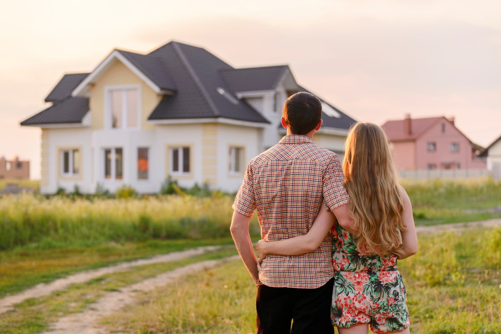 Gerade bei jungen Paaren verhindert die Schuldentilgungsquote Eigentum. © Adobe Stock