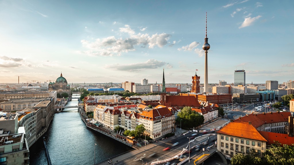 Die Objekte befinden sich in Berlin, Erfurt, Halle, Hamburg, Leipzig, Potsdam und Rostock. © Adobe Stock