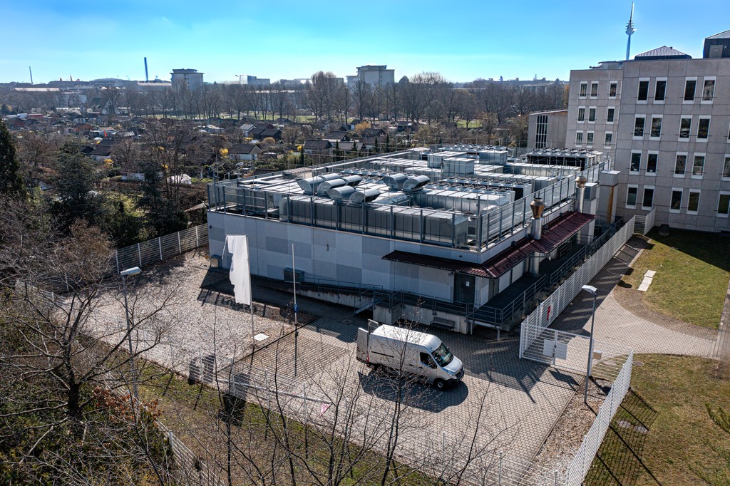 AEW wagt Schritt ins Datacenter-Segment © CBRE