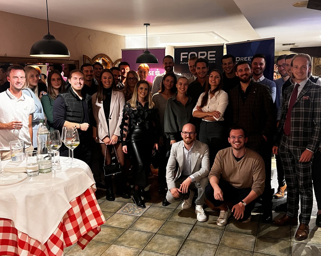 Beim ersten Fore-Stammtisch in Linz trafen sich Immoprofis unter 40 Jahren zum netzwerken. © Fore